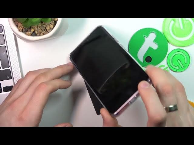 Video thumbnail for How to Clean USB Using Household Items on Xiaomi 13 Lite?