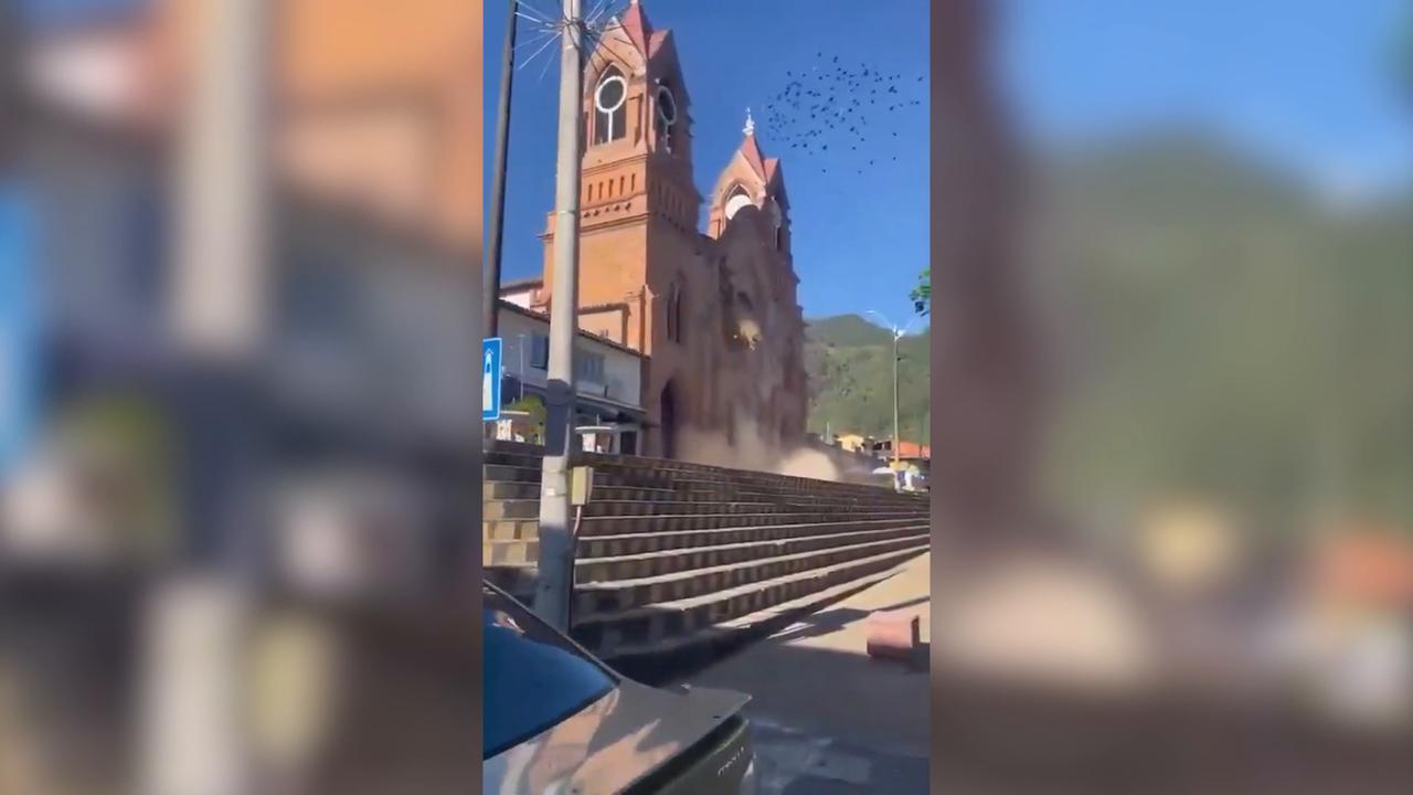 Video thumbnail for Colombia: MOMENT - Church shakes as magnitude 7.4 earthquake strikes Colombia.