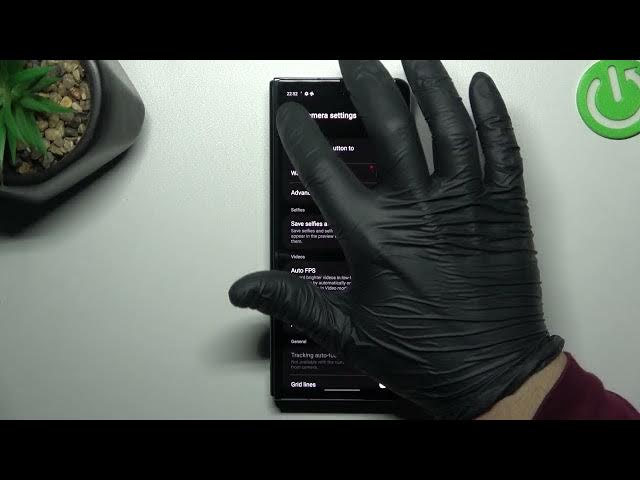 Video thumbnail for How to Turn On & Turn Off the Flip Selfie Camera Option on SAMSUNG Galaxy Z Fold5 - Camera Mirroring