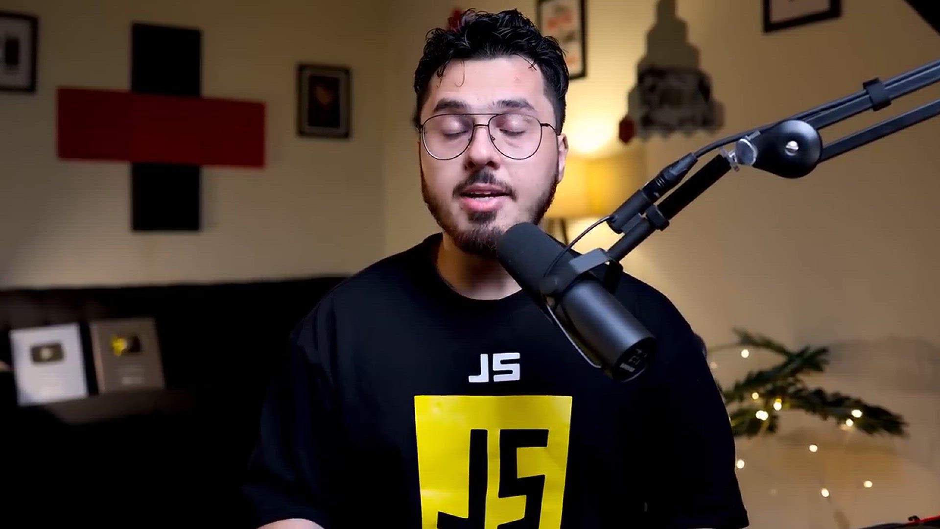 'Video thumbnail for JavaScript Strings _ Sigma Web Development Course - Tutorial #60'