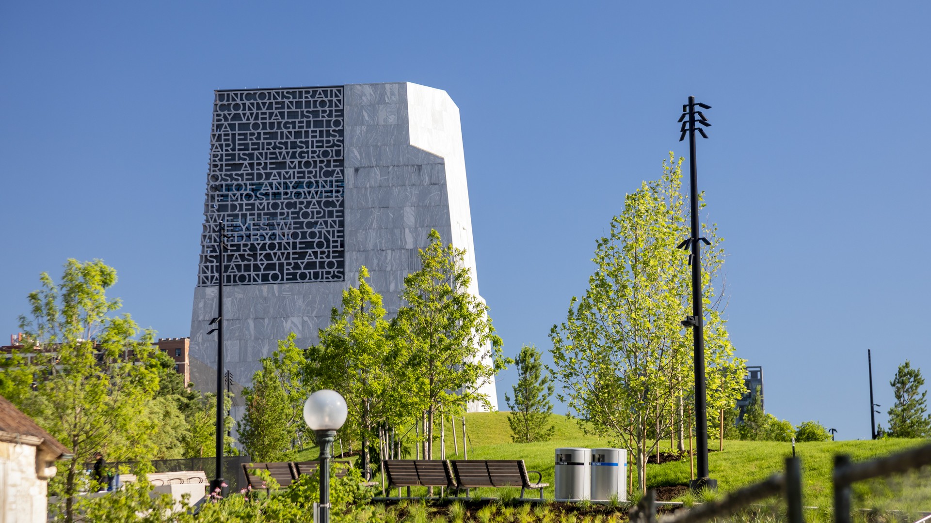 Video thumbnail for Inside the $850M Obama Center — and the Oval Office you can enter