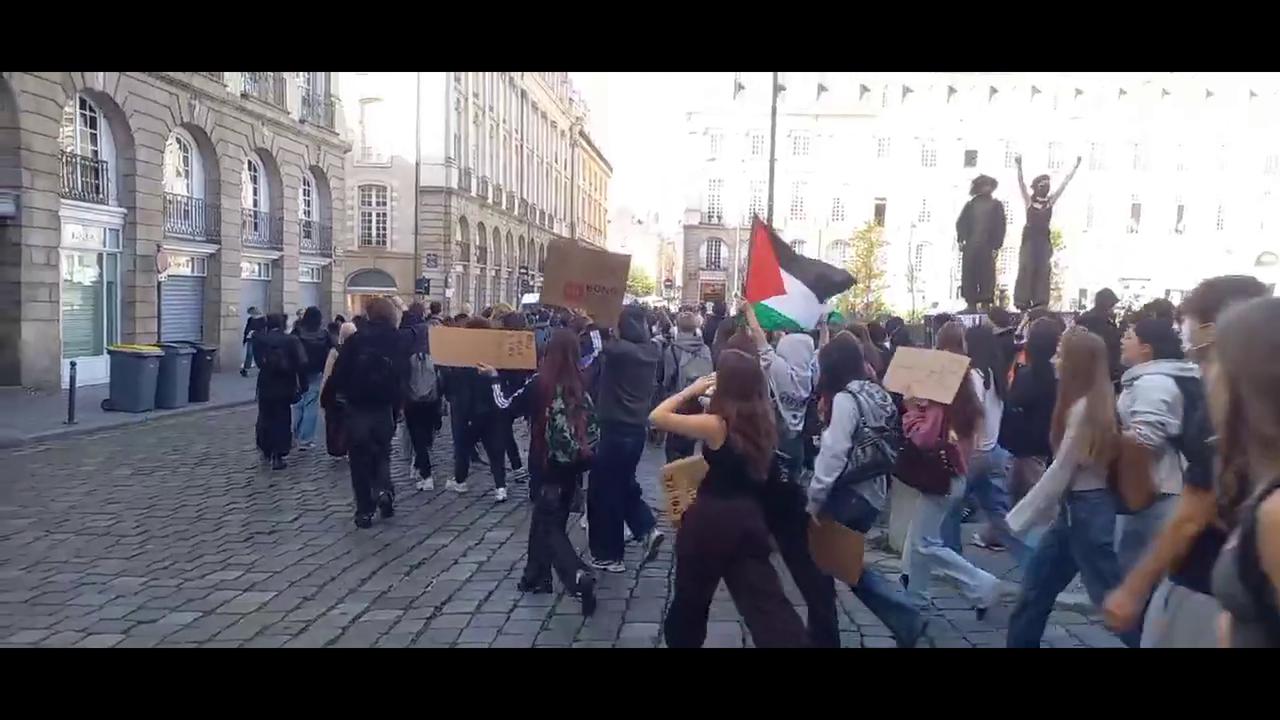 Video thumbnail for France: 400 Schools Close as Nationwide High School Protests Continue to Rage.