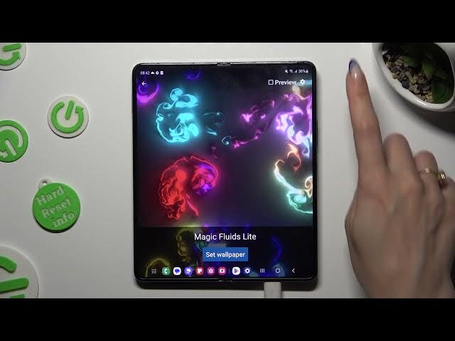 Video thumbnail for How to Install Live & Interactive Wallpapers on SAMSUNG Galaxy Z Fold5 - Magic Fluids App