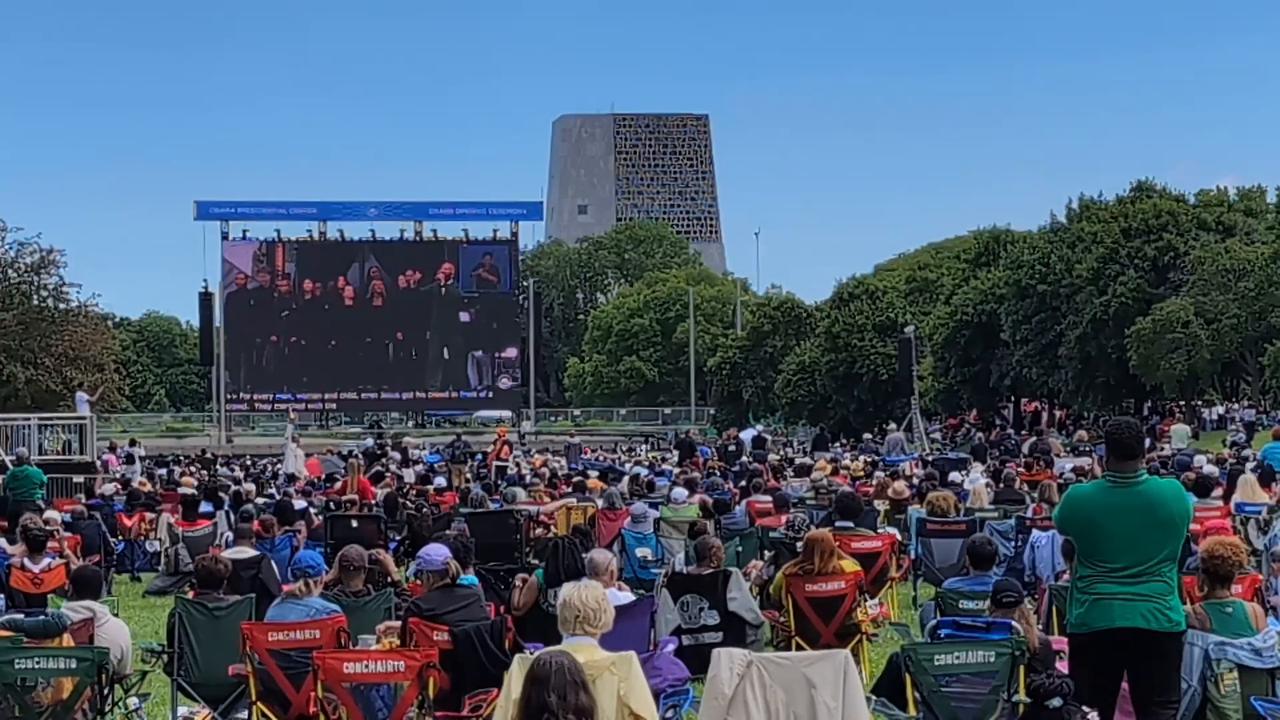 Video thumbnail for US: Massive crowd gathers in Chicago for Obama Presidential Center grand opening.
