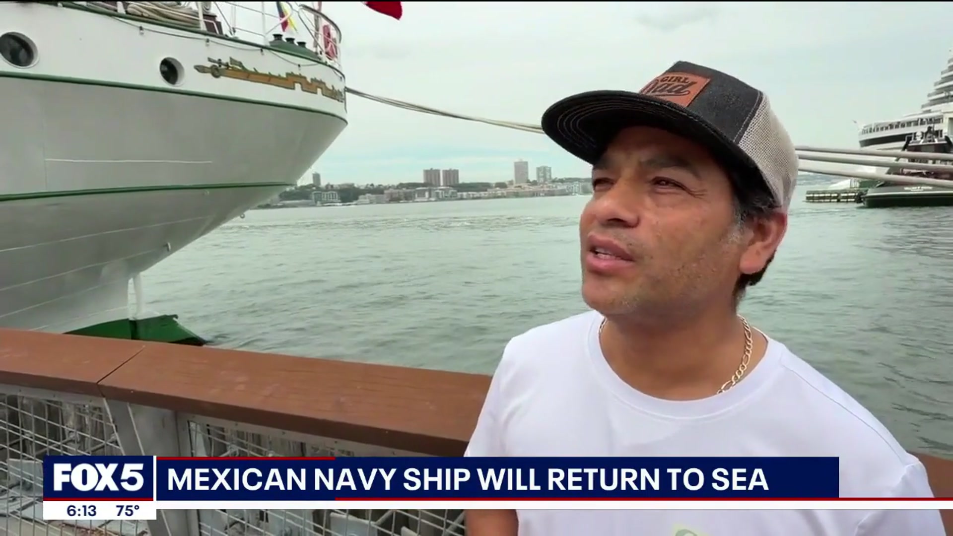 'Video thumbnail for Mexican naval ship returns to NYC after crash into Brooklyn Bridge'