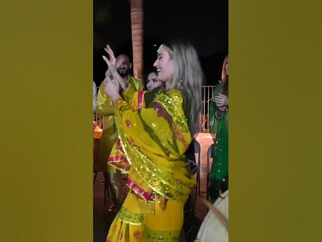 Video thumbnail for Dhol moments ! #mendhi #weddings #destinationweddingspain