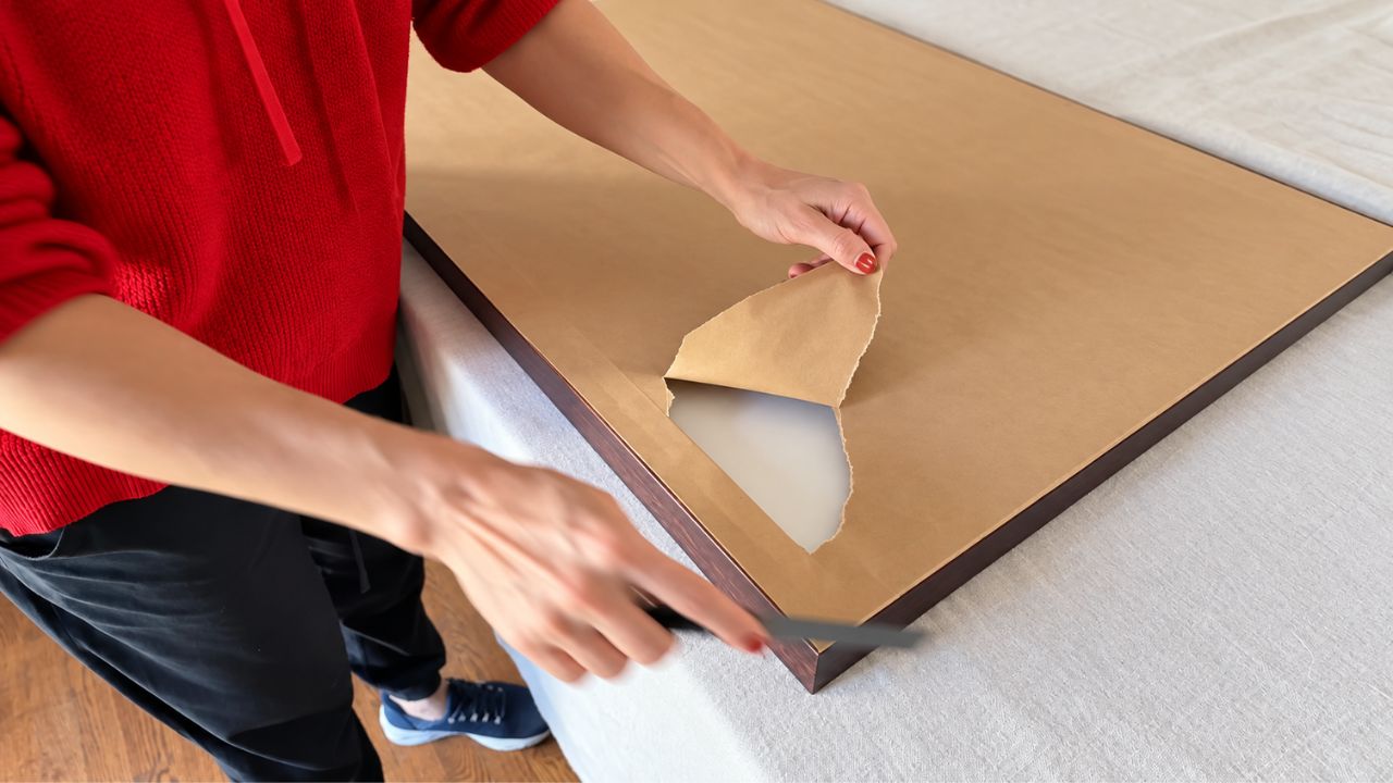 Video thumbnail for Peel The Paper Off An Old Picture Frame (Genius)