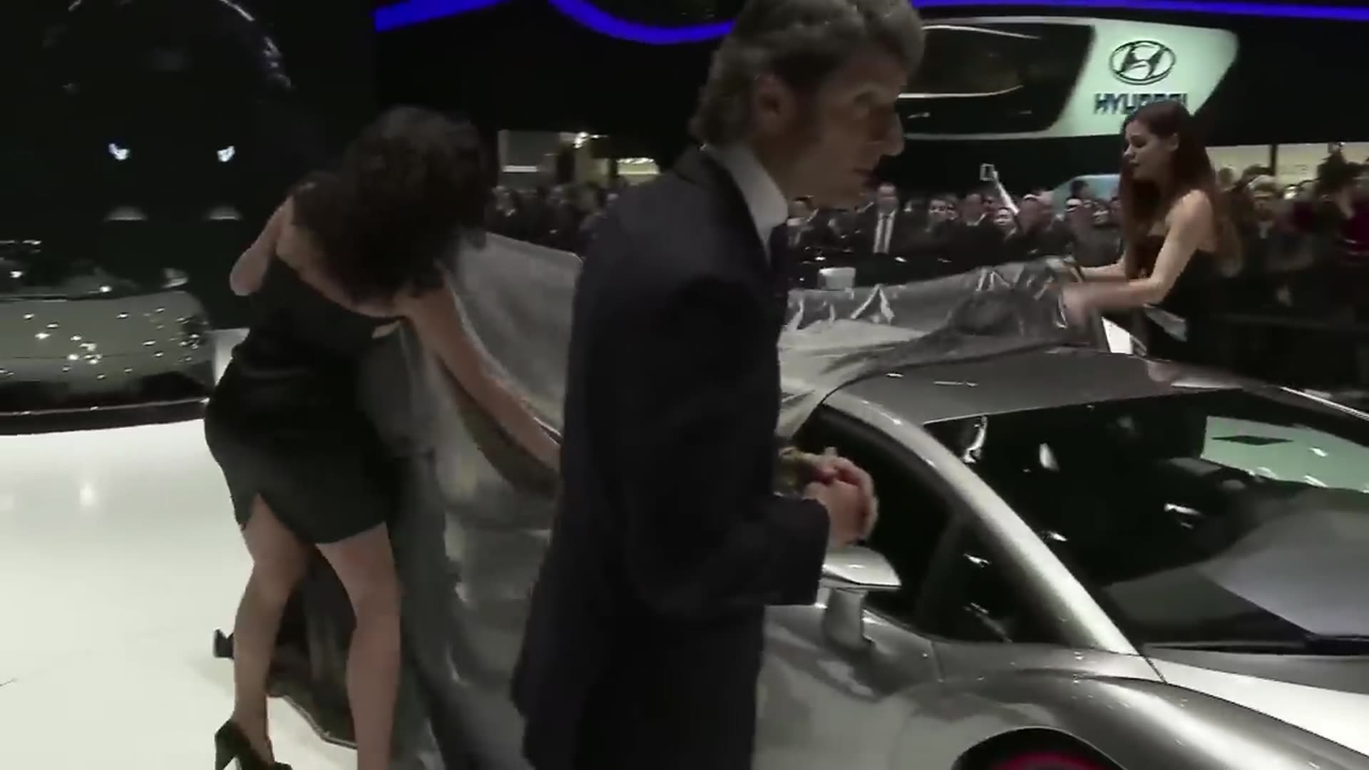 Video thumbnail for World_s Most Expensive Lamborghini _ Veneno Roadster(720P_HD)