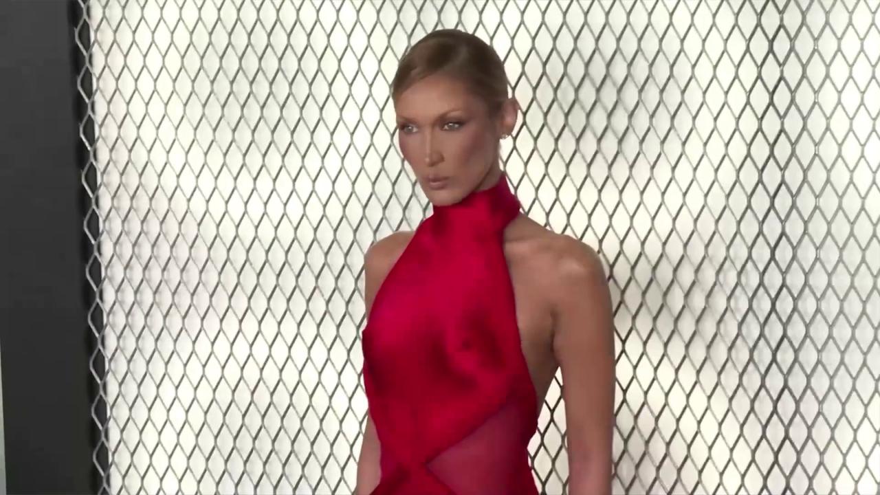 Video thumbnail for UNCAPTIONED: Bella Hadid apologises for worrying fans with emotional post about Lyme disease flare-up.
