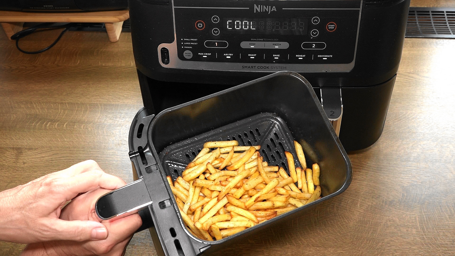 Video thumbnail for Pommes Frites im Airfryer