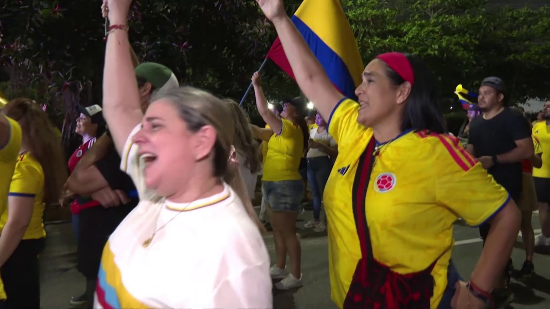 Video thumbnail for Colombia election: crowds celebrate disputed victory as vote count continues