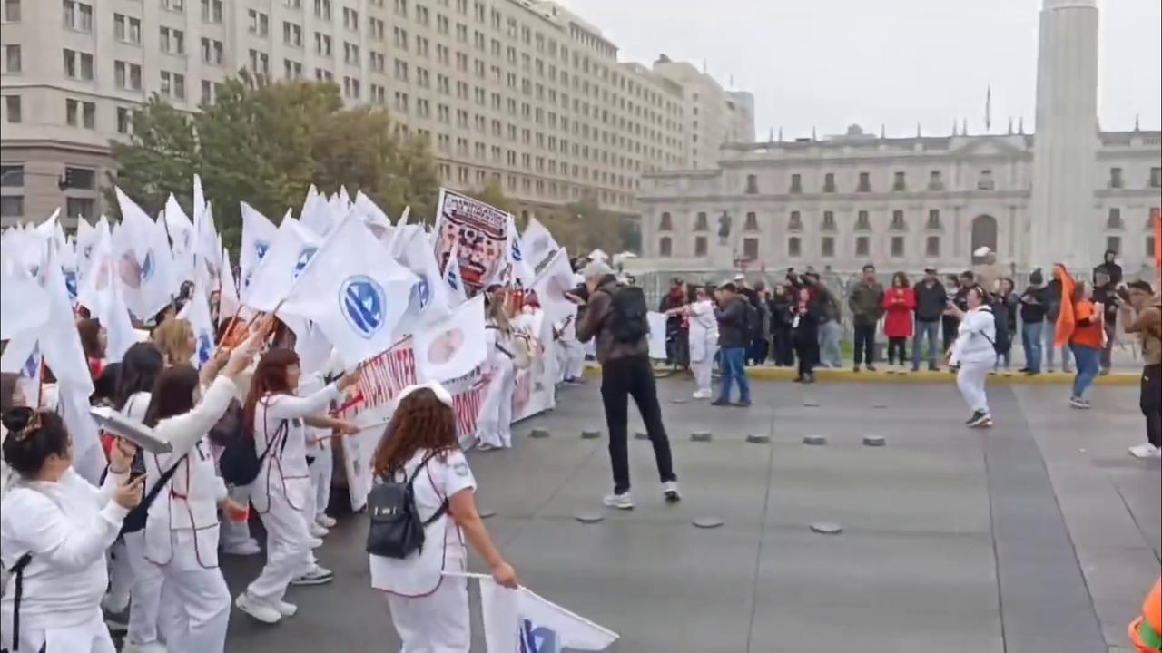 Video thumbnail for Chile: Crowds Gather in Santiago for May Day March as Workers Rally for Rights.