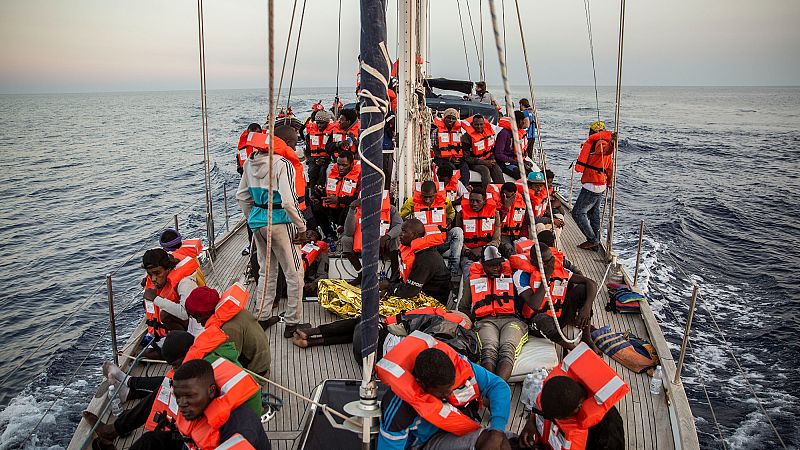 'Video thumbnail for NGO rescues migrants allegedly thrown into sea off Libya'