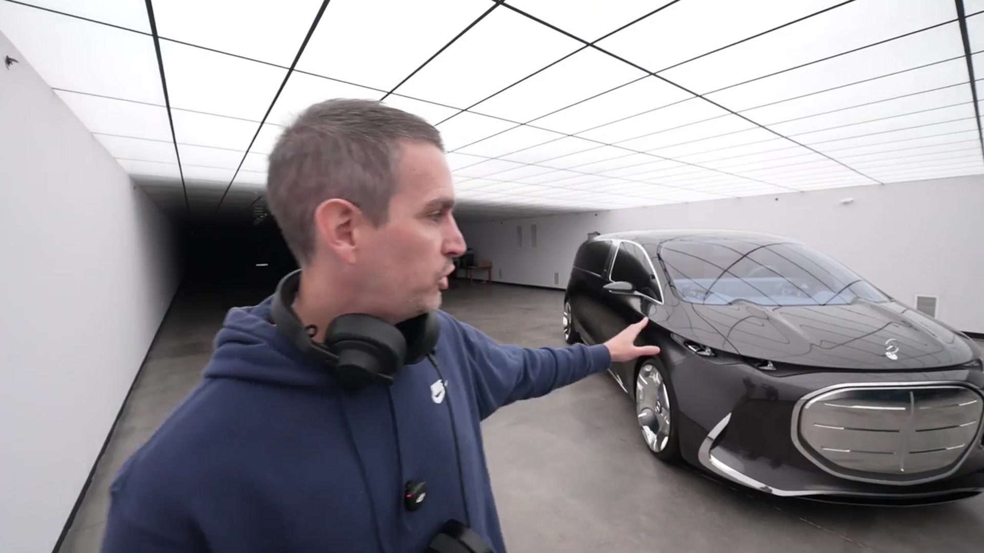 'Video thumbnail for Unboxing the Mind Blowing Mercedes‑Benz Vision V'