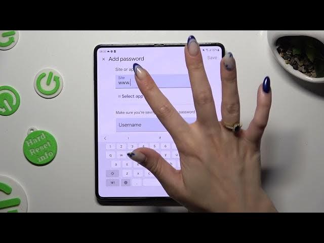 Video thumbnail for How to Add Passwords To Google Passwords Autofill on Samsung Galaxy Fold5 5G?