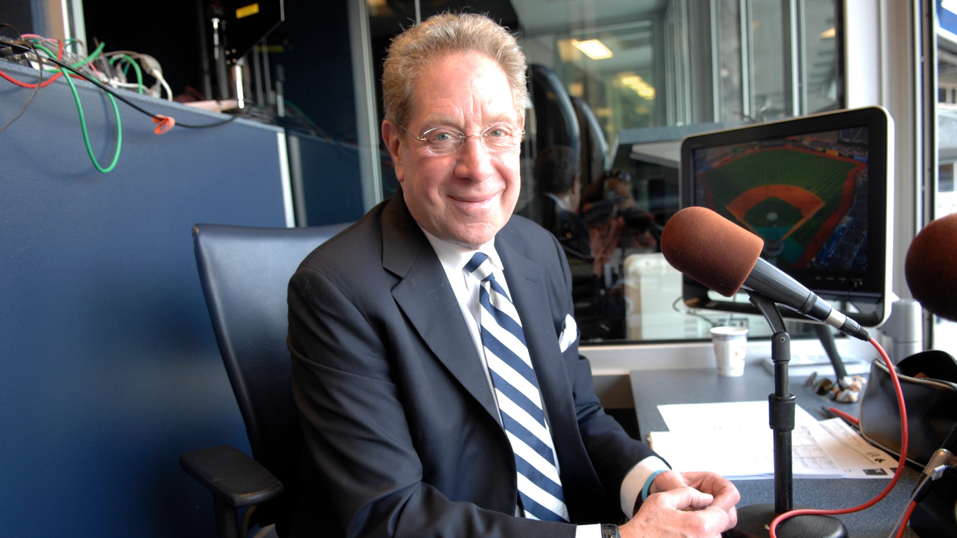 Video thumbnail for Legendary Yankees Announcer John Sterling Dies at 87
