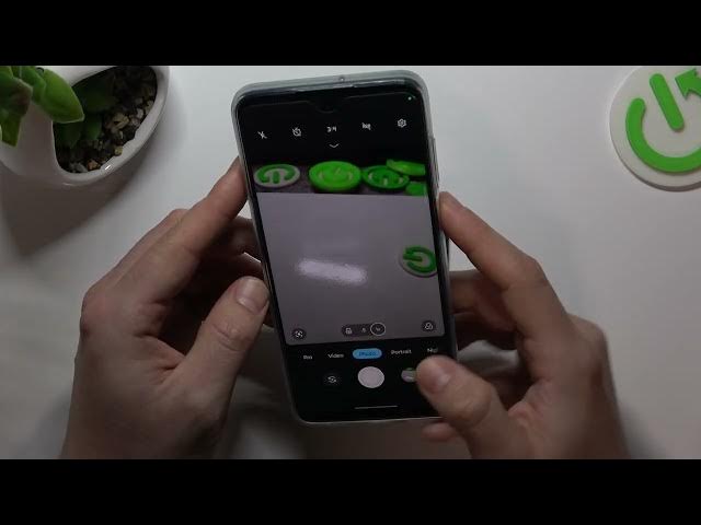 Video thumbnail for How to Take Live Motion Photo in Motorola Moto G73 - Create Live Pictures