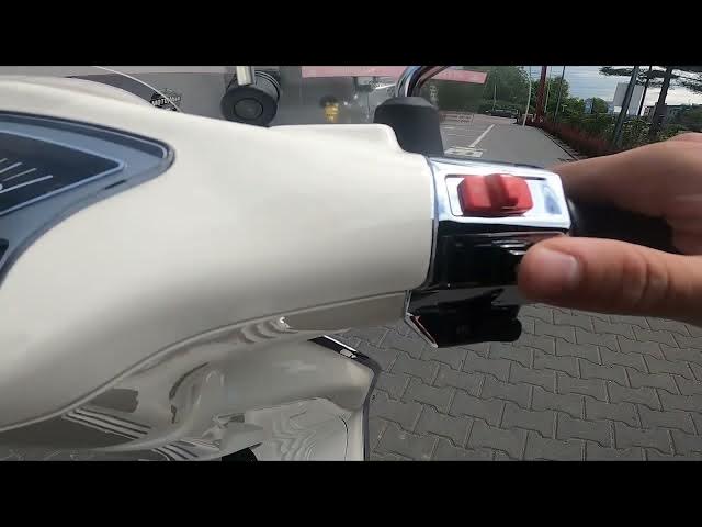 Video thumbnail for How to Clear Onboard Computer Data in Vespa Primavera ( 2017 - now ) | Reset Trip Info