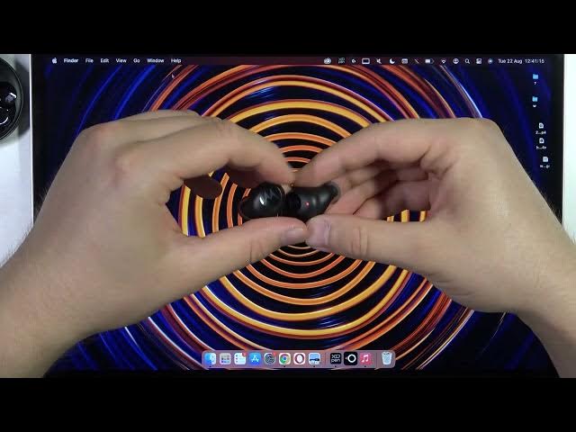 Video thumbnail for How to Pair Motorola Moto Buds 250 with Macbook?