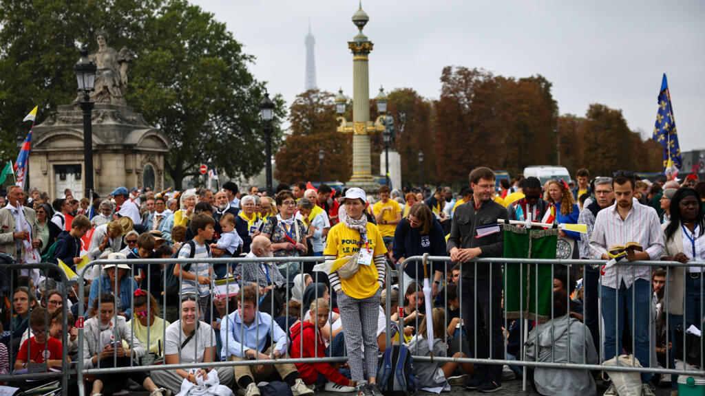Video thumbnail for Leo XIV in Paris: 600,000 worshippers excepted for open-air mass
