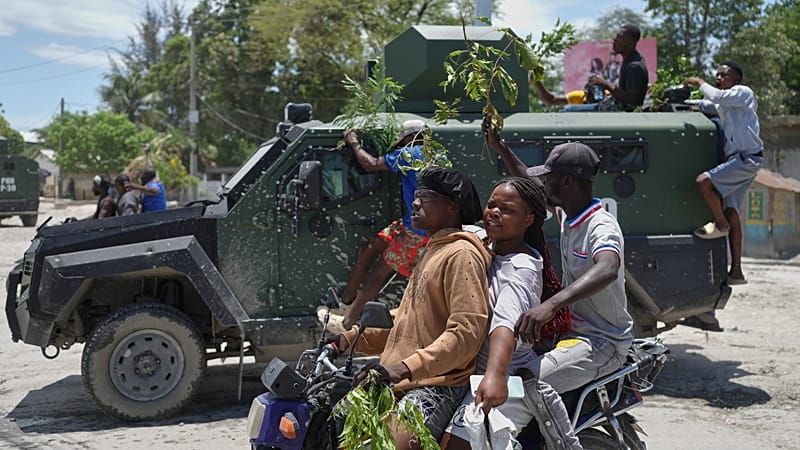 Video thumbnail for Haiti residents protest after Cite Soleil clashes displace hundreds