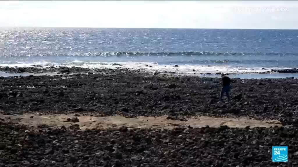 Video thumbnail for Hantavirus-hit cruise ship heads for Canary Islands to evacuate passengers