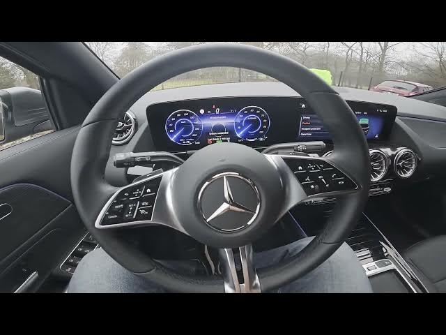 Video thumbnail for MERCEDES-BENZ EQA - How to Manage the Sunroof