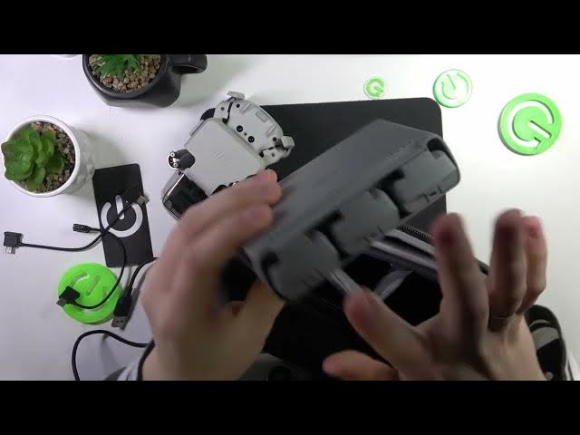 Video thumbnail for DJI Mini 2 SE - Unboxing & Box Accessories Overview