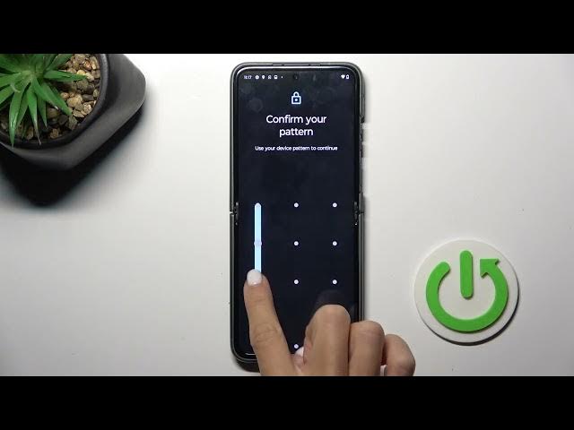 Video thumbnail for How to Reset Network Preferences in MOTOROLA Razr 40 – Find Connection Reset Option