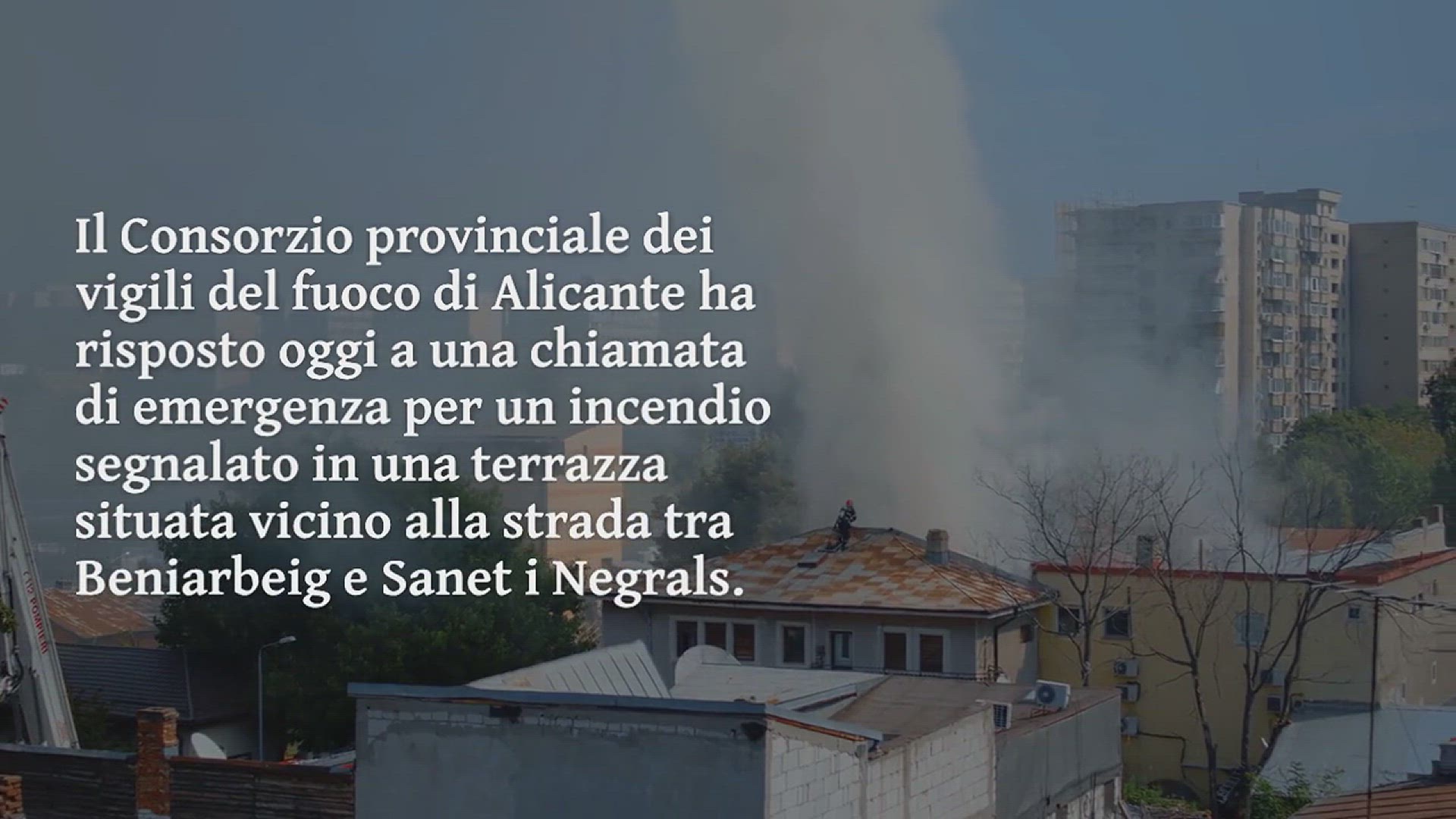 Video thumbnail for I vigili del fuoco hanno spento una terrazza in fiamme all'uscita di Beniarbeig: