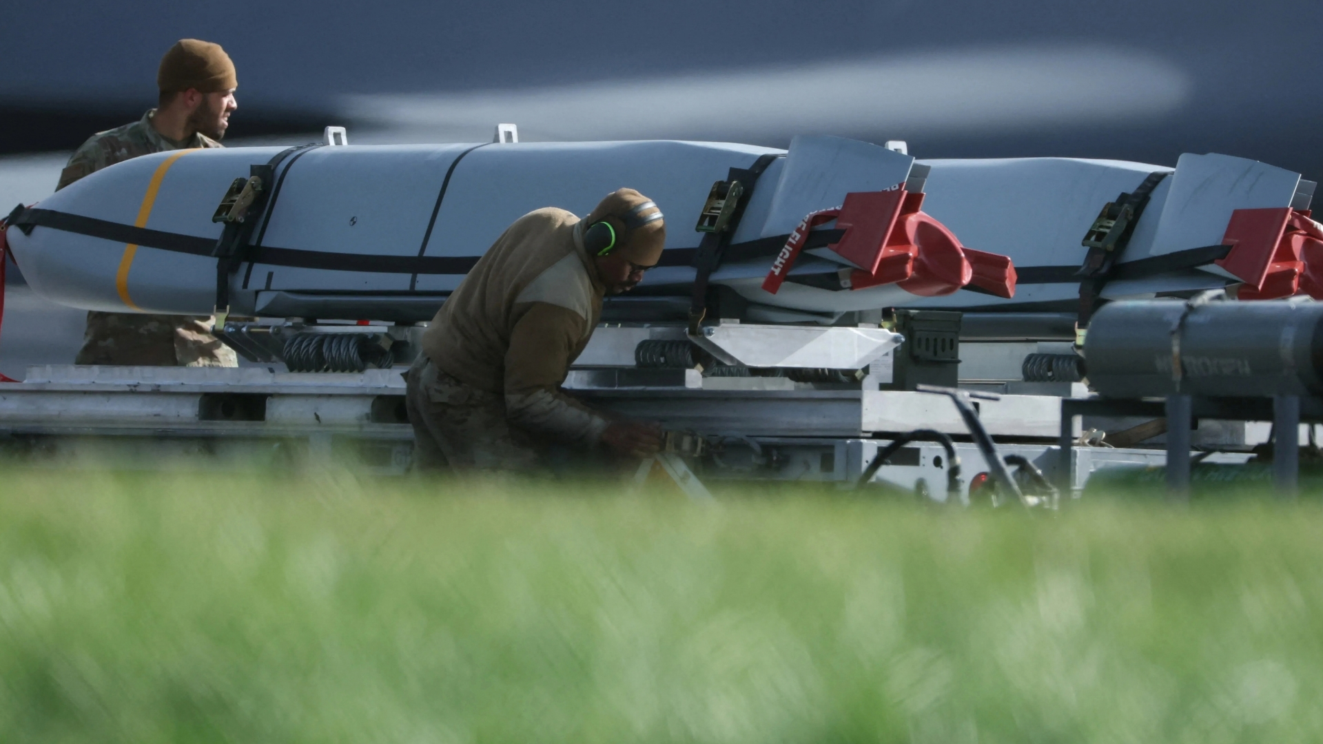 Video thumbnail for Boots on the ground? Trump refuses to rule out US deployment to Iran