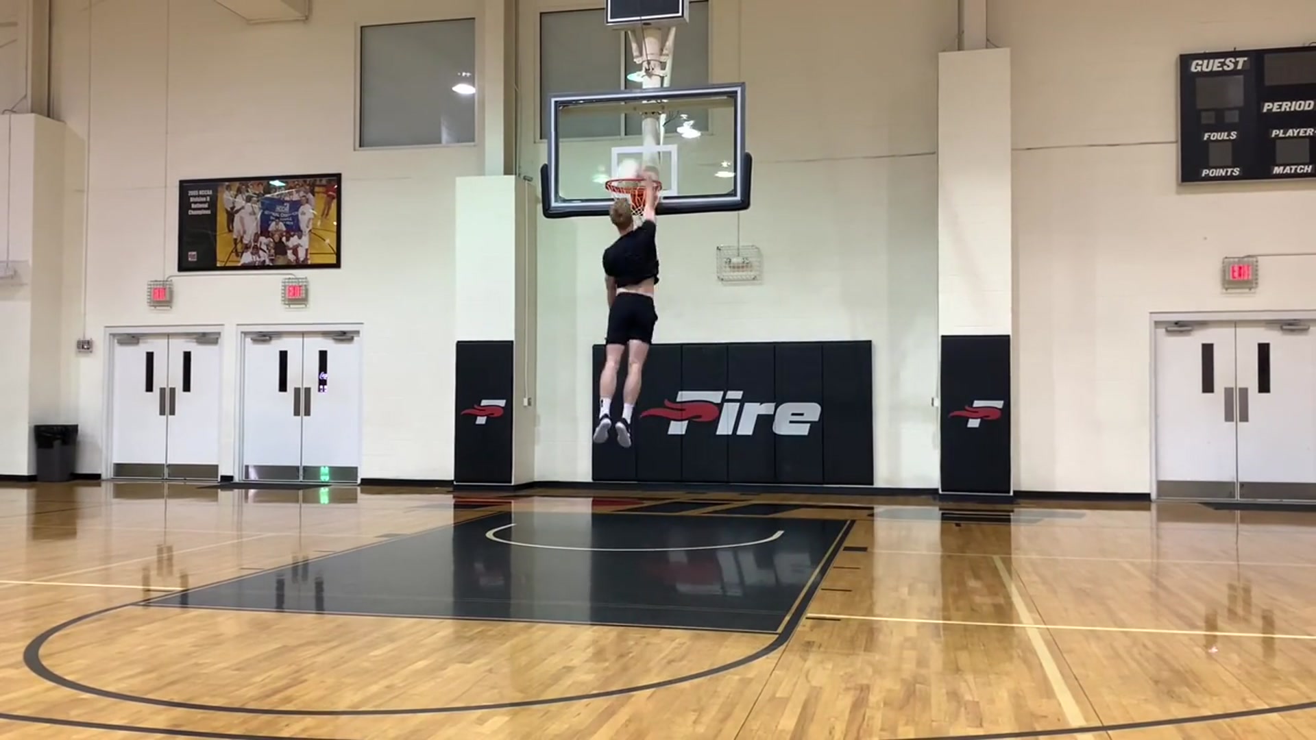 'Video thumbnail for Crazy Dunk Session On 9'11"'