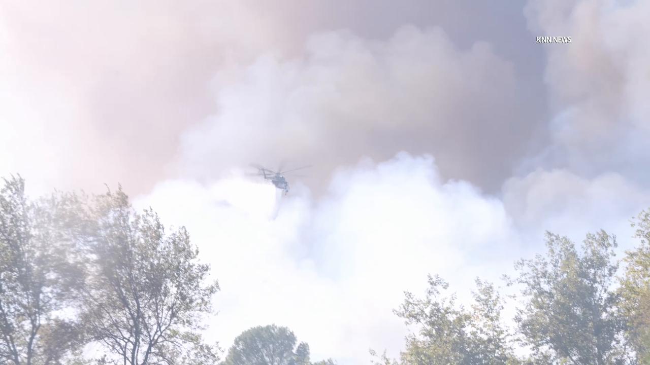 Video thumbnail for US, Los Angeles: Bouquet Canyon Bouquet Wildfire Threatens Homes Part 1.