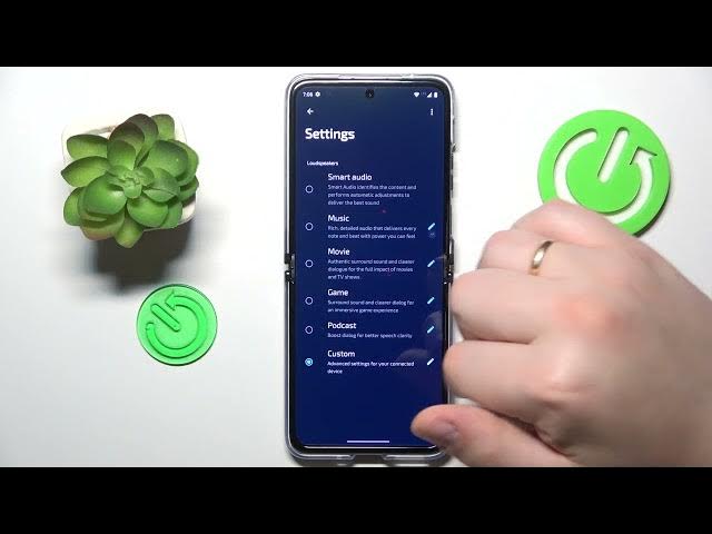Video thumbnail for How to Activate the Dolby Atmos Feature on a MOTOROLA Razr 40 Ultra