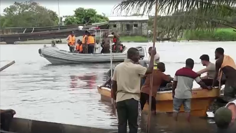 Video thumbnail for Nigeria plane crash recovery operation faces difficulties