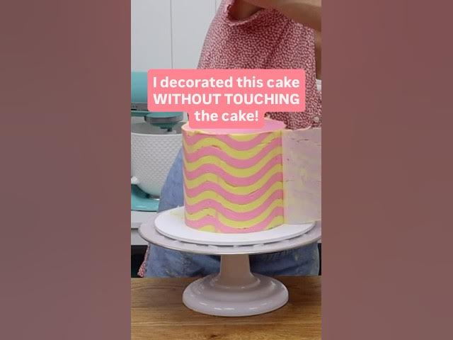 Video thumbnail for Using acetate creates unique buttercream designs that would be impossible to achieve without it!