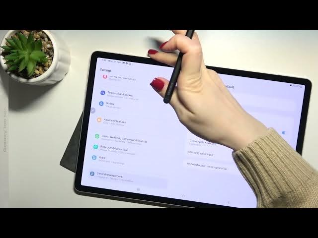 Video thumbnail for How to Install iPhone Keyboard on SAMSUNG Galaxy Tab S8+ - Apply Green Apple Keyboard App