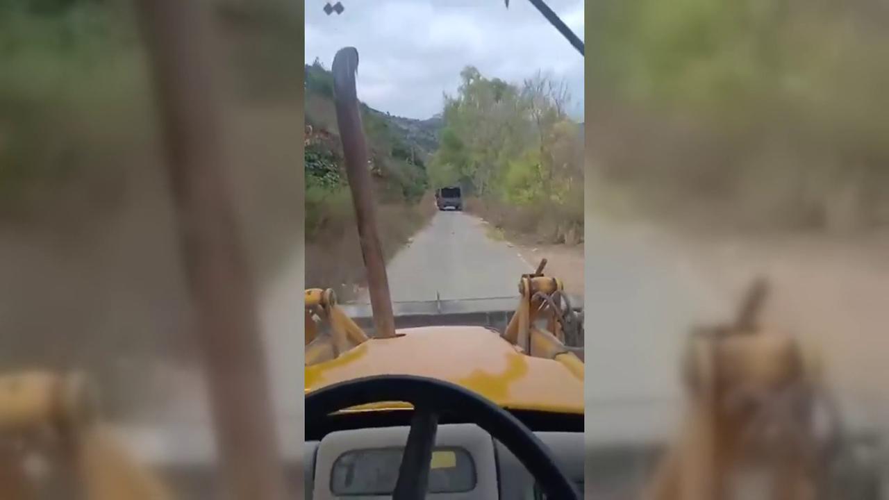 Video thumbnail for Lebanon: Lebanese Army Reopens Southern Road.