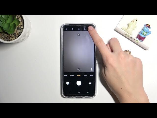 Video thumbnail for How to Turn On / Off Camera Mirror Effects in Vivo Y33s - Flip Selfies