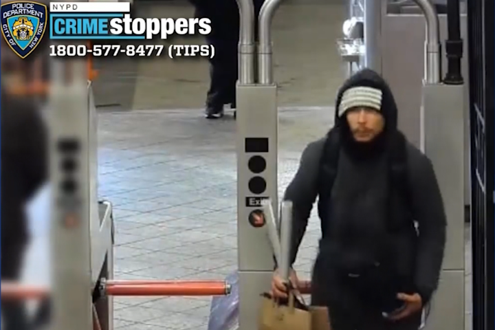 Video thumbnail for Westchester man acquitted of attempted murder in Brooklyn subway track shove case