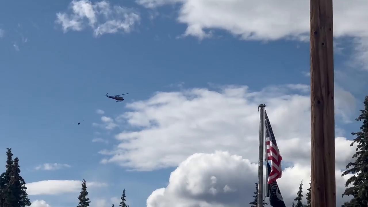 Video thumbnail for US: Wind-Driven Mukluk Fire Forces Evacuations Near Tok, Alaska.