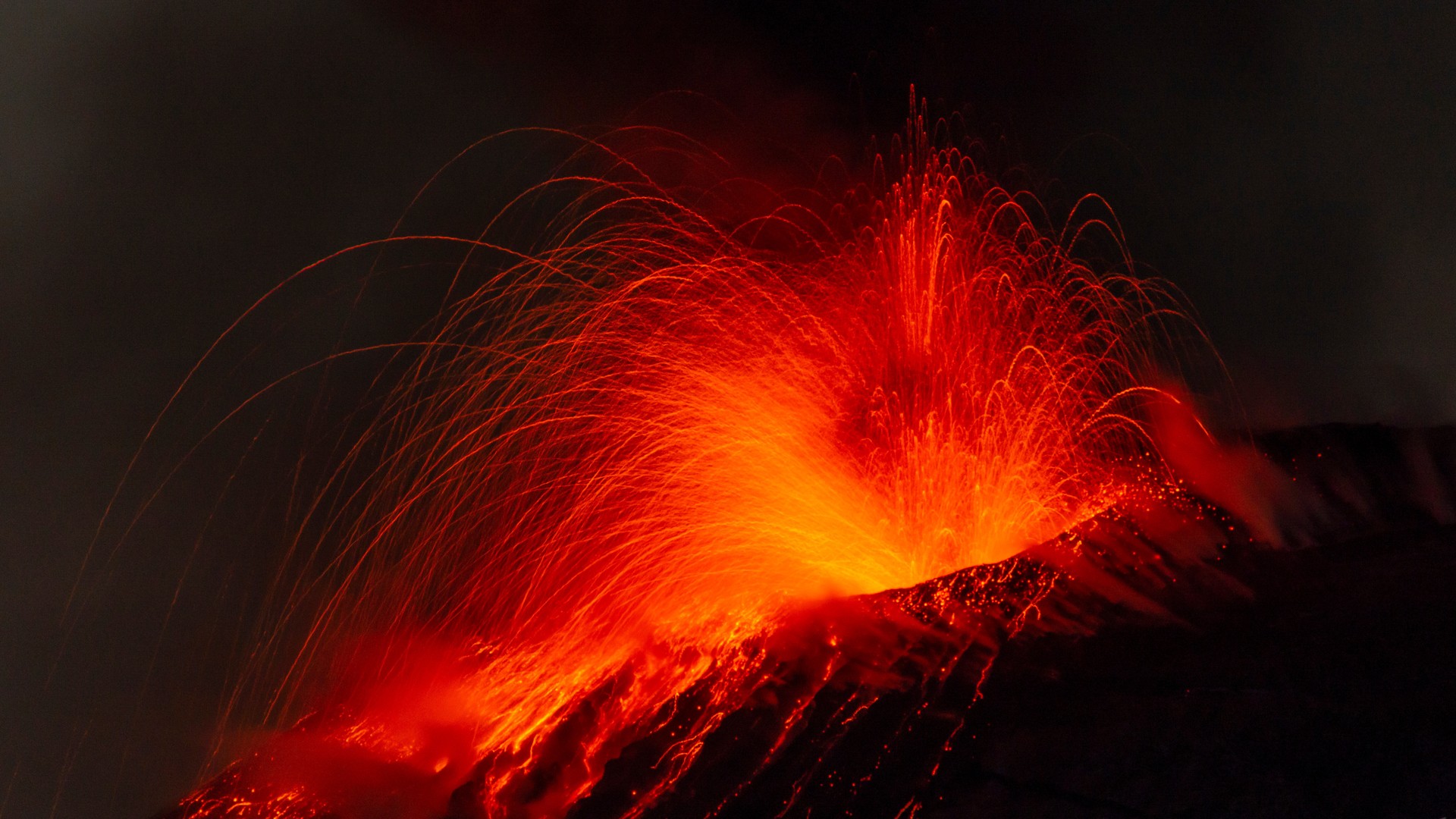 Video thumbnail for Italy raises Mount Etna alert level as lava flows intensify