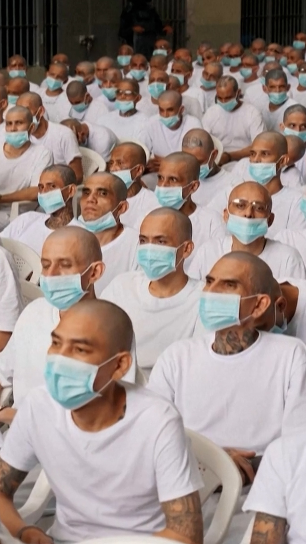 Video thumbnail for Mass trial for nearly 500 alleged gang members in El Salvador