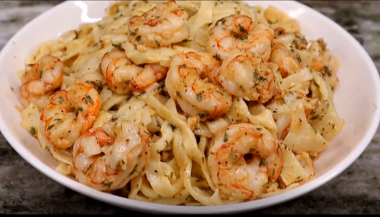 Video thumbnail for Garlic Shrimp Pasta Recipe