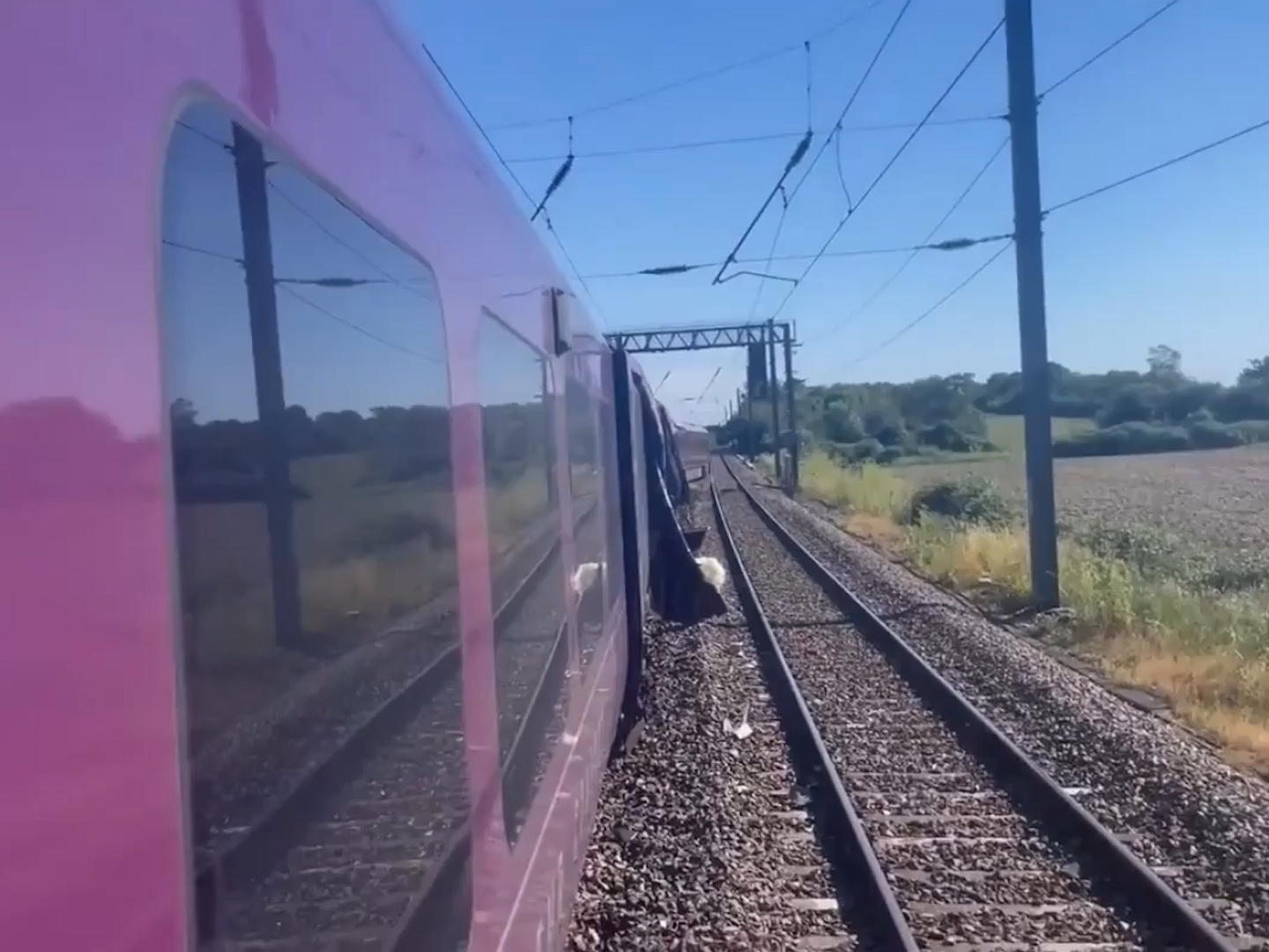 Video thumbnail for One dead and 89 injured following train collision in Bedford, UK