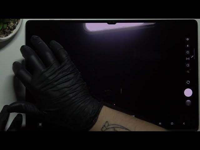 Video thumbnail for How to Take Burst Shot Photos on Samsung Galaxy Tab S9 Ultra / Capture Series of Pictures