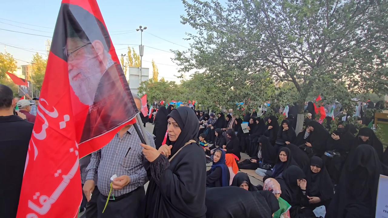Video thumbnail for Iran: Commemoration ceremony held in Tehran for Iran's former supreme leader.