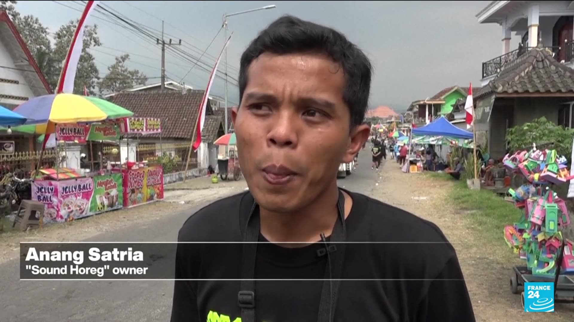 'Video thumbnail for Indonesia’s mobile music craze divides opinion'