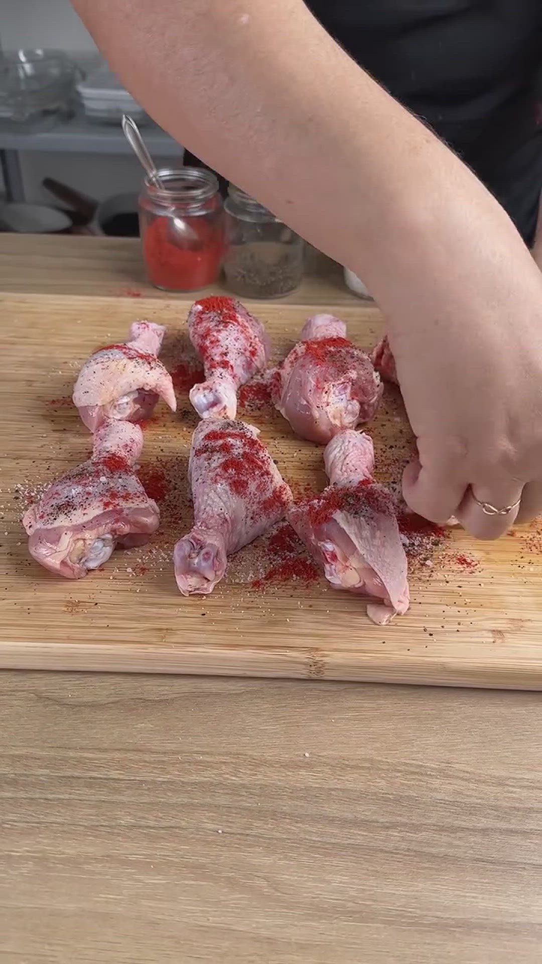 Video thumbnail for Today I'll teach you how to make breaded chicken drumsticks that are delicious