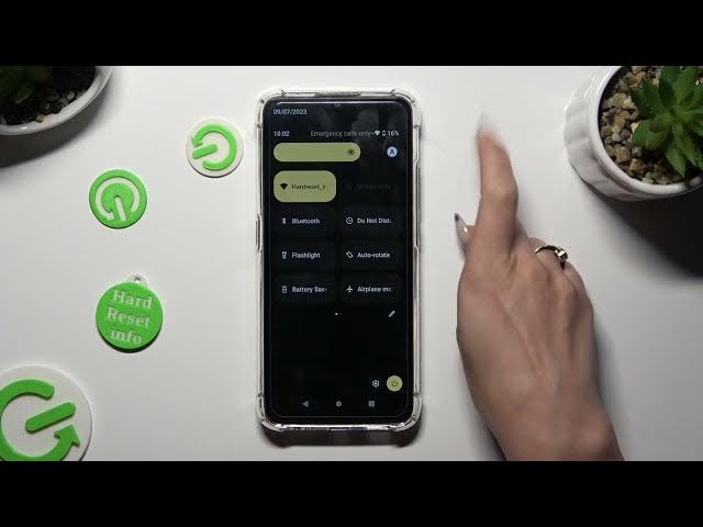 Video thumbnail for How to Turn On/Off Auto Brightness on OUKITEL C33 - Manage Display Settings